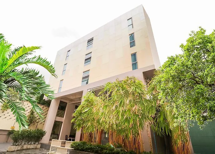 A Sathorn Hotel 2*